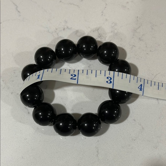 Elegant Black Beaded Bracelet - Picture 4 of 6